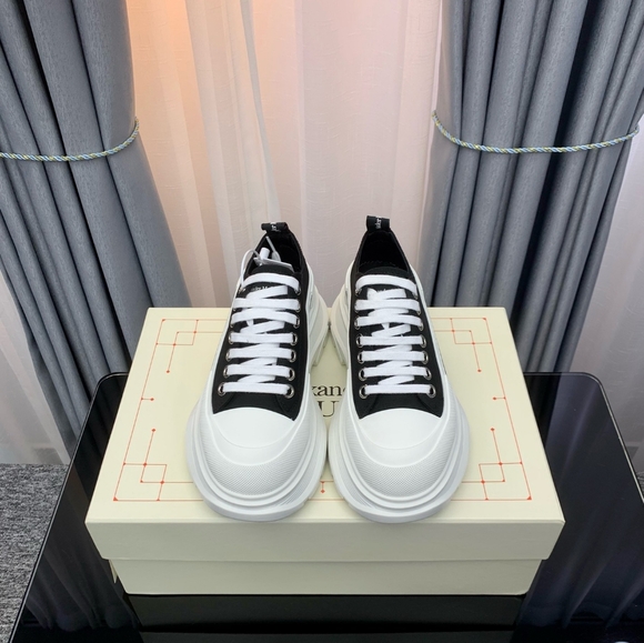 Alexander McQueen Shoes - Alexander McQueen sneakers